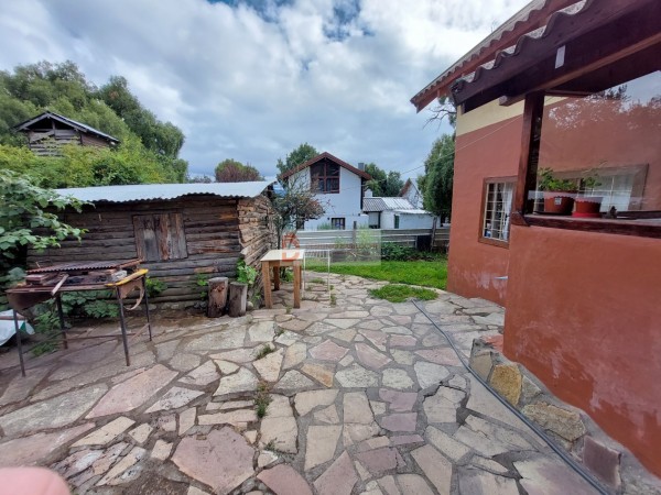 SE VENDE CASA + CABAÑA EN PH en BARILOCHE 