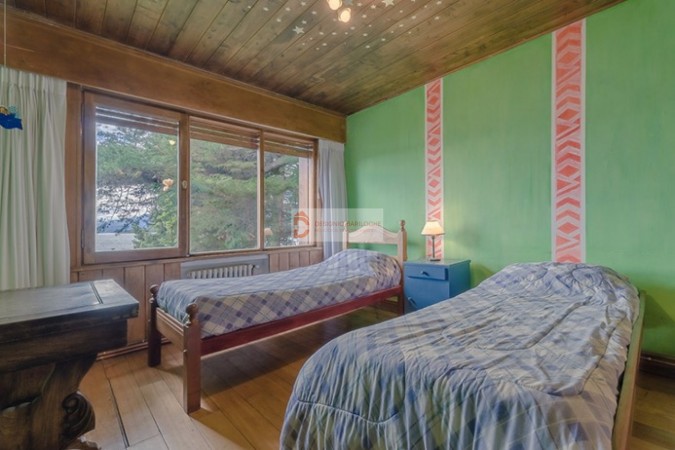 Casa sobre costa al Lago Nahuel Huapi - San Carlos de Bariloche - PATAGONIA 
